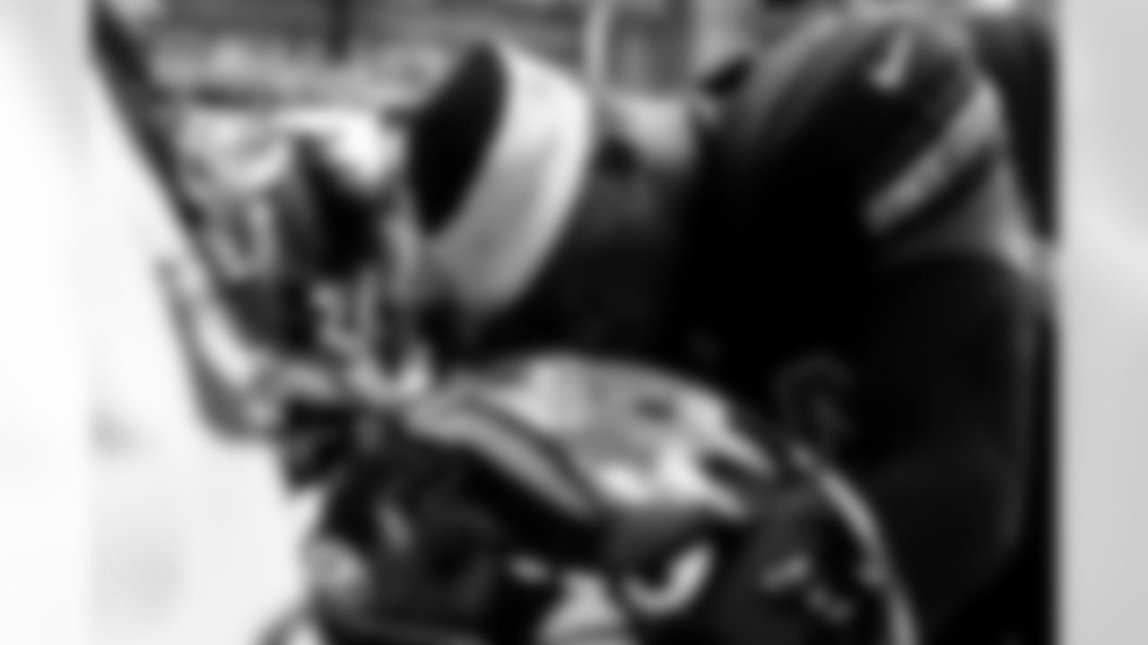 Arizona Cardinals linebacker Owen Pappoe (44) during the Week 11 regular season game between the Arizona Cardinals and the San Francisco 49ers on Sunday, Nov. 16, 2025 at State Farm Stadium.