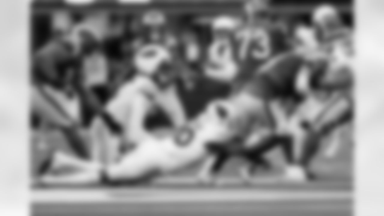 Arizona Cardinals linebacker Josh Sweat (10) during the Week 18 regular season game between the Arizona Cardinals and the Los Angeles Rams on Sunday, Jan. 4, 2026 in Los Angeles, CA.