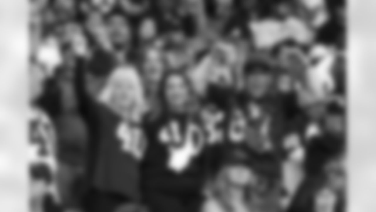 Fans during the Week 12 regular season game between the Arizona Cardinals and the Los Angeles Rams on Sunday, Nov 26, 2023 in Glendale, AZ.