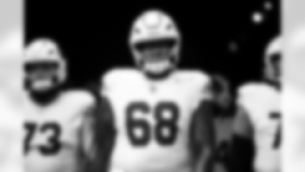 Arizona Cardinals offensive lineman Kelvin Beachum (68) during the Week 13 regular season game between the Arizona Cardinals and the Minnesota Vikings on Sunday, Dec 1, 2024 in Minneapolis, MN.