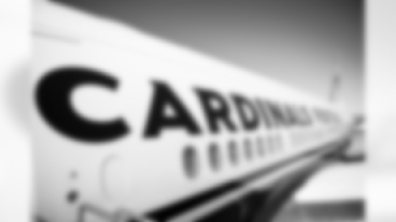 Plane travels to Seattle before the Week 10 regular season game against the Seattle Seahawks on Saturday, Nov. 8, 2025 in Phoenix, AZ.