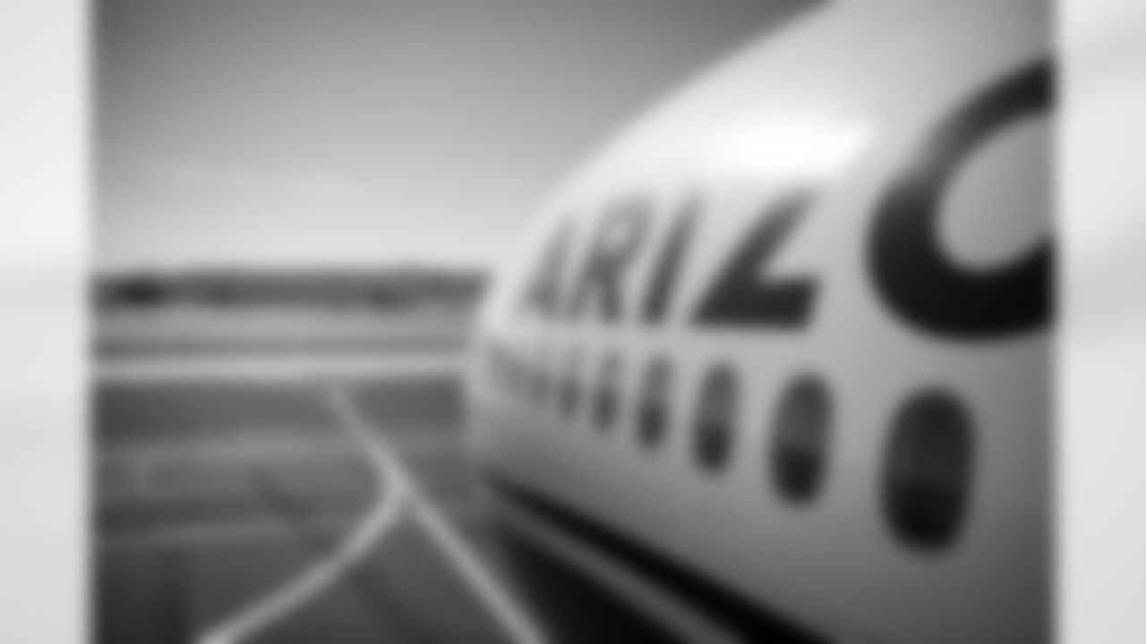 Plane travels to Houston before the Week 15 regular season game against the Houston Texans on Saturday, Dec. 13, 2025 in Phoenix, AZ.