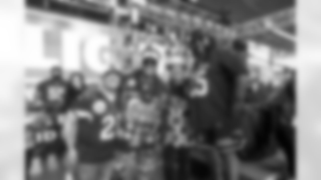 Fans during the Week 16 regular season game between the Arizona Cardinals and the Atlanta Falcons on Sunday, Dec. 21, 2025 at State Farm Stadium.