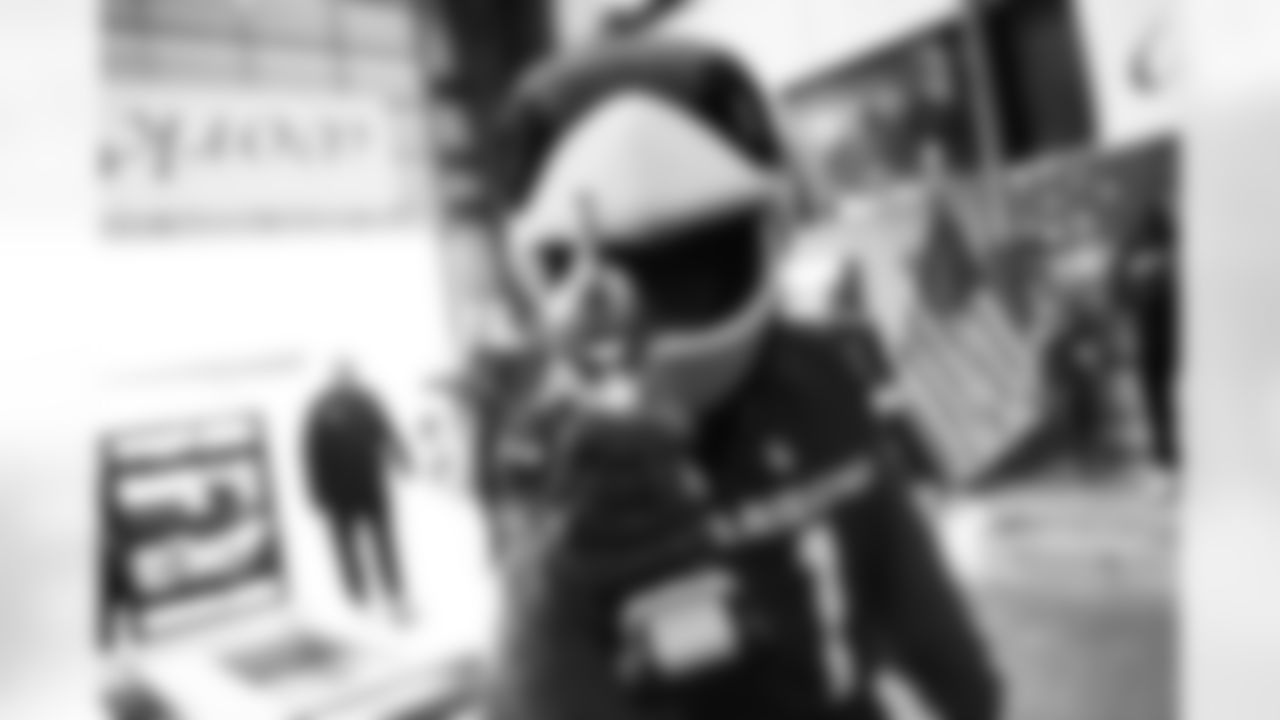 The Arizona Cardinals visit Sleep in Heavenly Peace with 2025 Changemaker Dawn Wallace and the Flinn Foundation on Thursday, Jan. 29, 2026 in Phoenix, AZ.