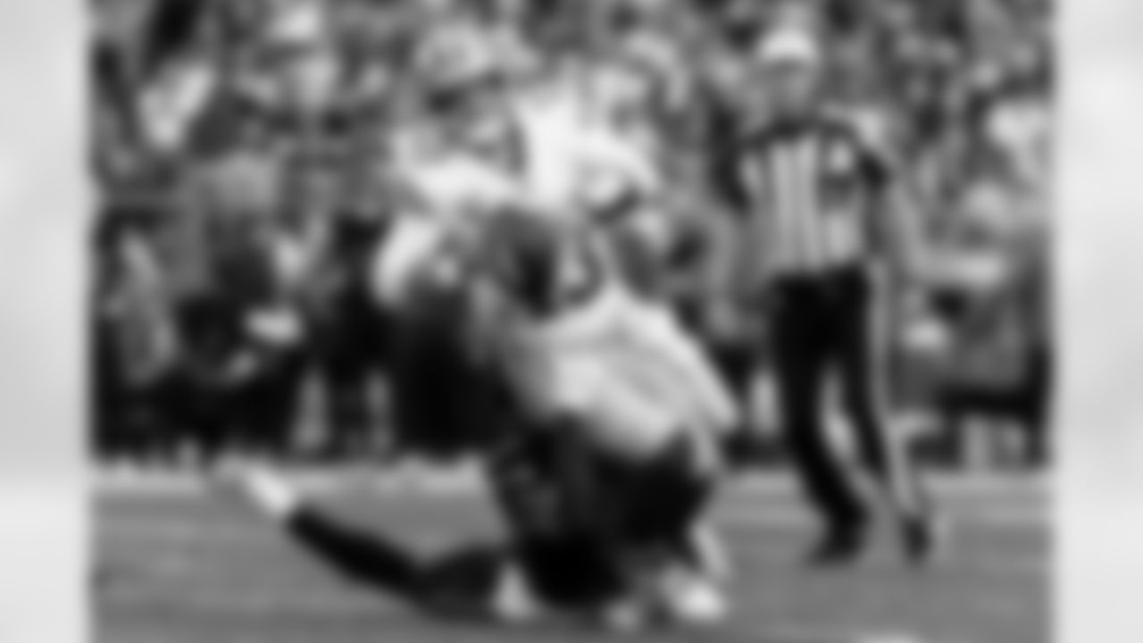 Arizona Cardinals linebacker Josh Sweat (10) during the Week 11 regular season game between the Arizona Cardinals and the San Francisco 49ers on Sunday, Nov. 16, 2025 at State Farm Stadium.