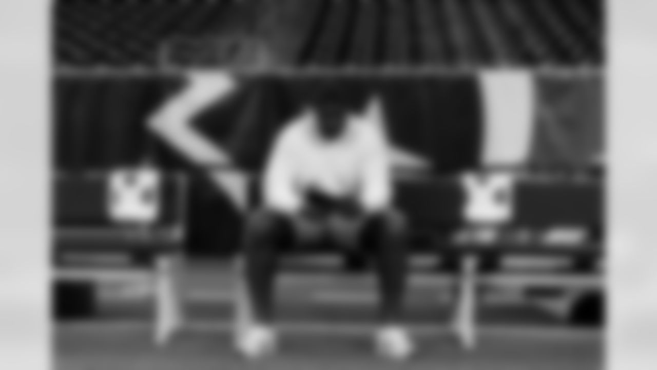 Arizona Cardinals offensive lineman Kelvin Beachum (68) during the Week 15 regular season game between the Arizona Cardinals and the Houston Texans on Sunday, Dec. 14, 2025 in Houston, TX.