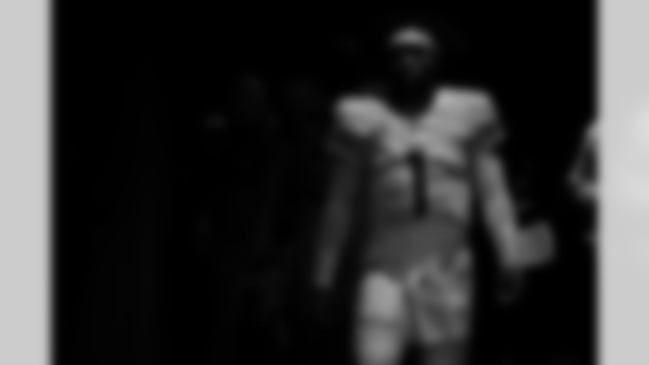 Arizona Cardinals quarterback Kyler Murray (1) during the Week 13 regular season game between the Arizona Cardinals and the Minnesota Vikings on Sunday, Dec 1, 2024 in Minneapolis, MN.