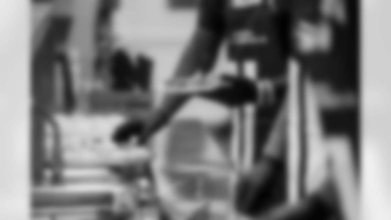 The Arizona Cardinals and Phoenix Rescue Mission host families for a Thanksgiving meal event on Monday, Nov. 24, 2025 in Phoenix, AZ.