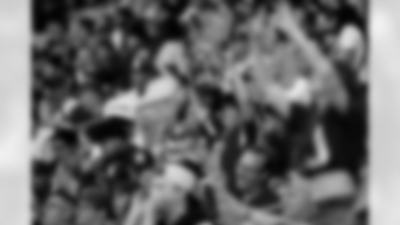 Fans during the Week 16 regular season game between the Arizona Cardinals and the Atlanta Falcons on Sunday, Dec. 21, 2025 at State Farm Stadium.