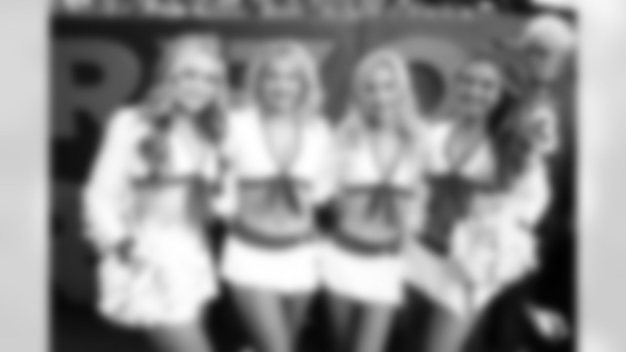 The Arizona Cardinals Cheerleaders during the Week 15 game against the San Francisco 49ers at State Farm Stadium on Dec. 17, 2023.