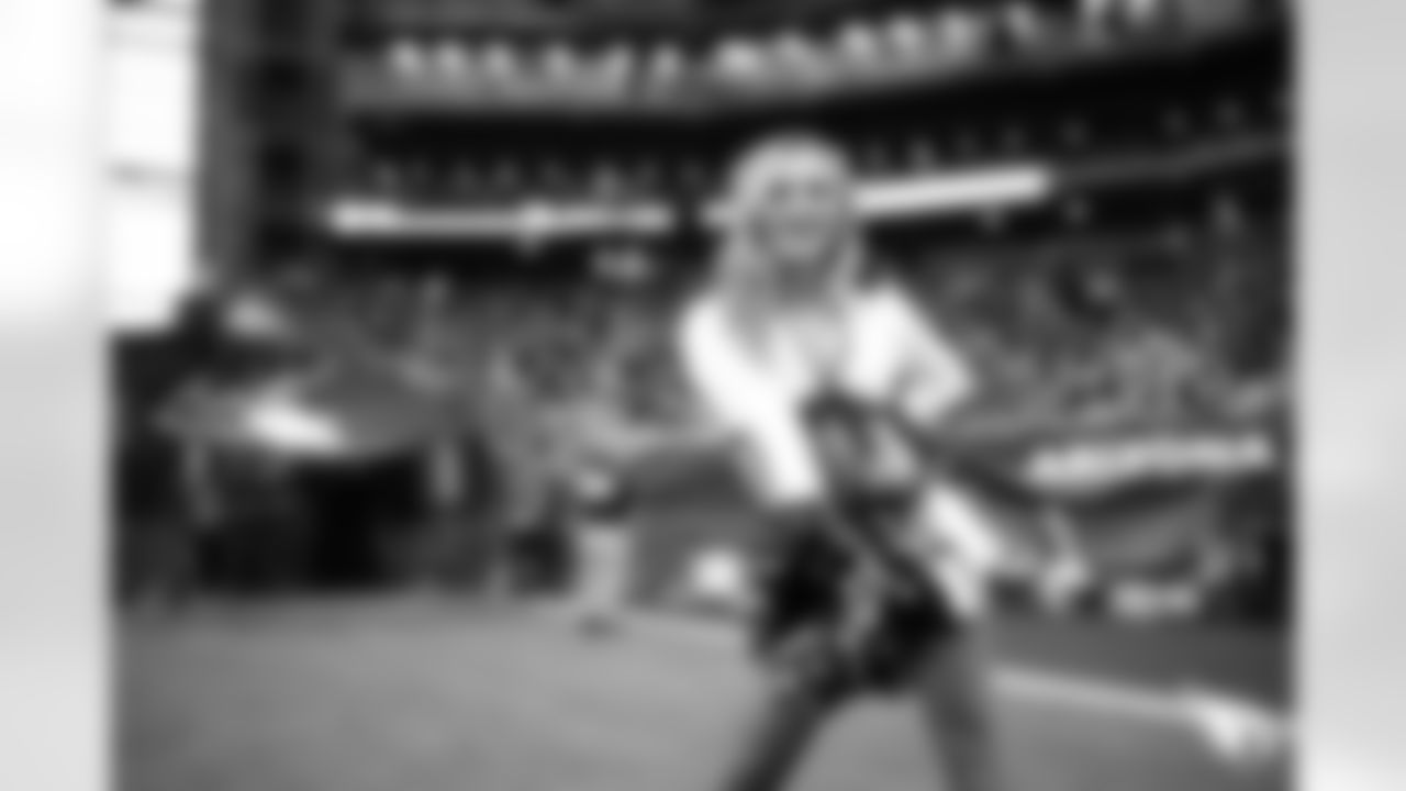 cheerleaders vs ravens_00087