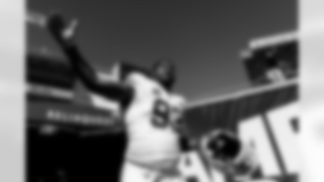 Arizona Cardinals defensive lineman Calais Campbell (93) during the Week 13 regular season game between the Arizona Cardinals and the Tampa Bay Buccaneers on Sunday, Nov. 30, 2025 in Tampa, FL.