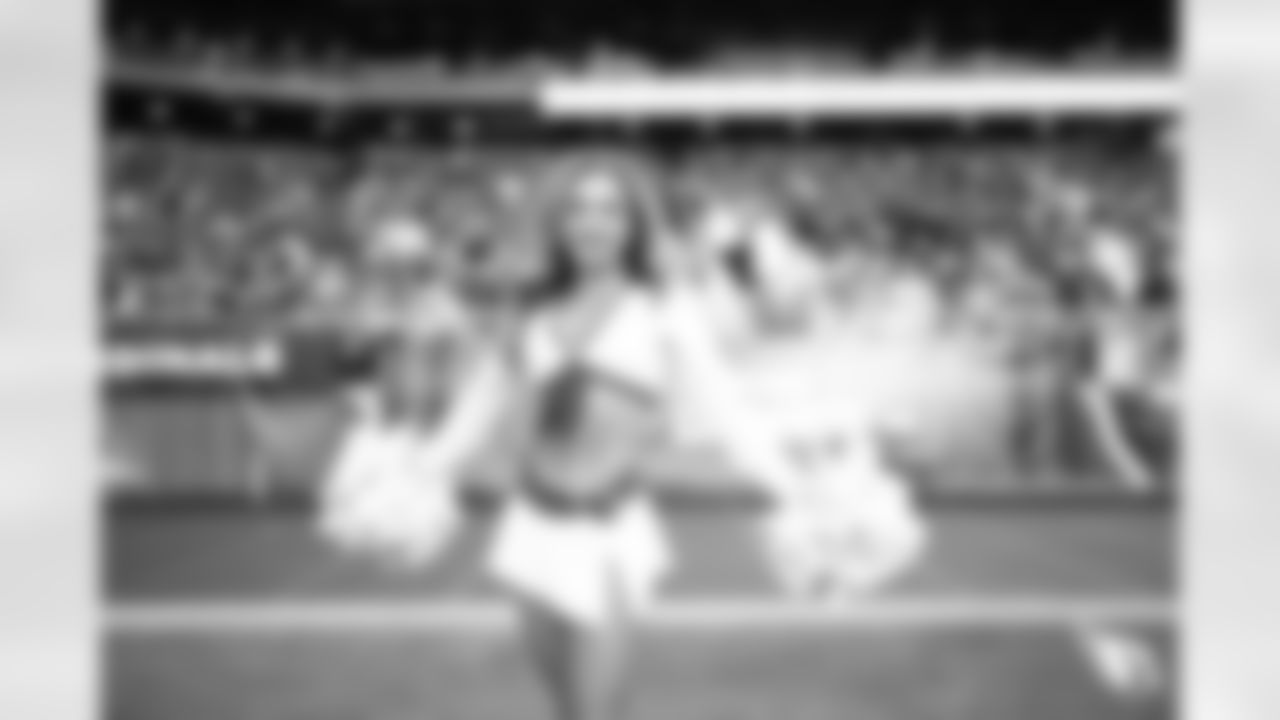 The Arizona Cardinals Cheerleaders during the Week 15 game against the San Francisco 49ers at State Farm Stadium on Dec. 17, 2023.