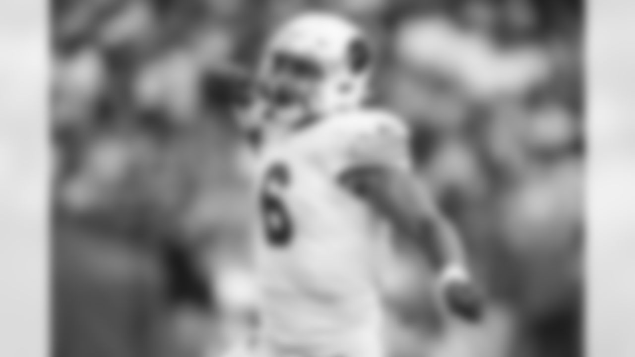Arizona Cardinals running back James Conner (6) during the Week 15 regular season game between the Arizona Cardinals and the San Francisco 49ers on Sunday, Dec 17, 2023 in Glendale, AZ.