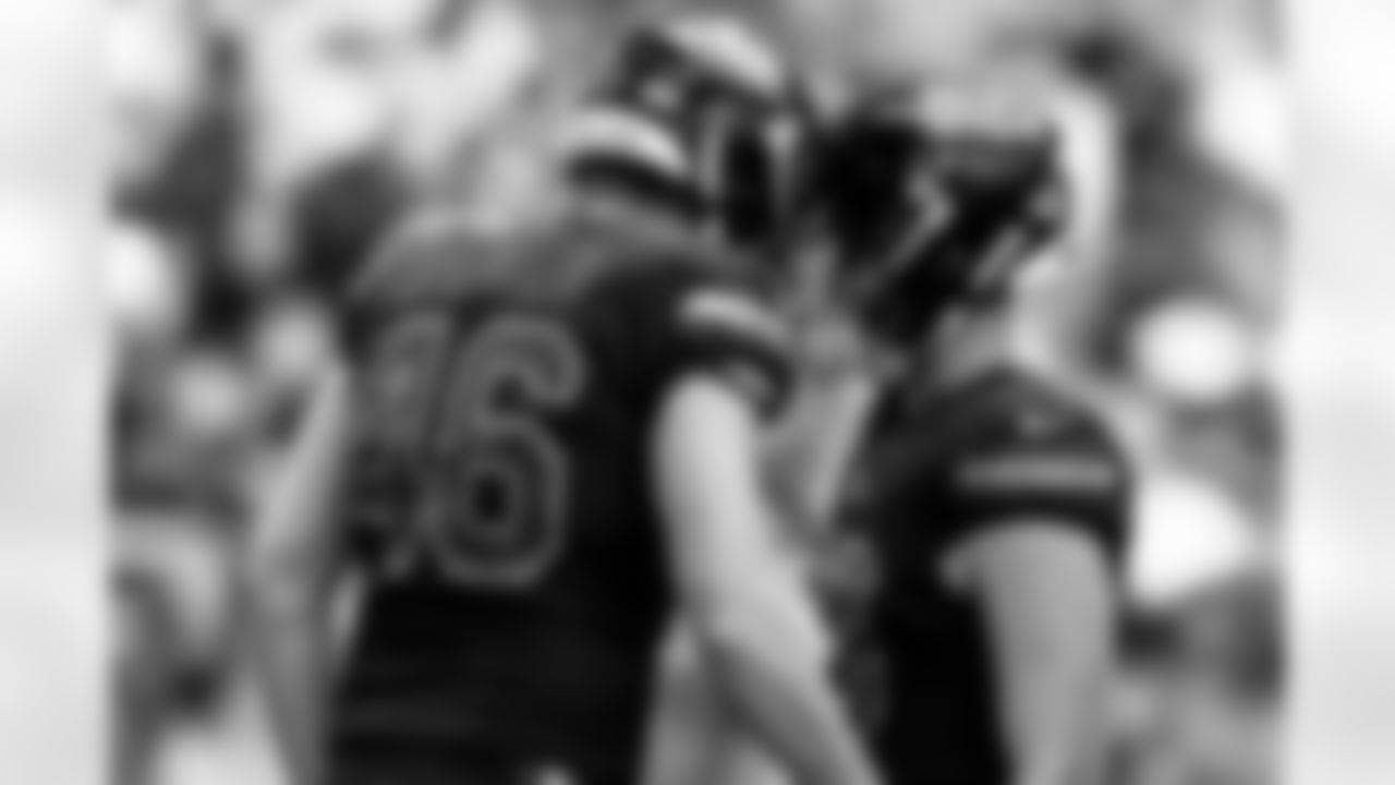 Arizona Cardinals long snapper Aaron Brewer (46) and Arizona Cardinals kicker Chad Ryland (38) during the Week 11 regular season game between the Arizona Cardinals and the San Francisco 49ers on Sunday, Nov. 16, 2025 at State Farm Stadium.