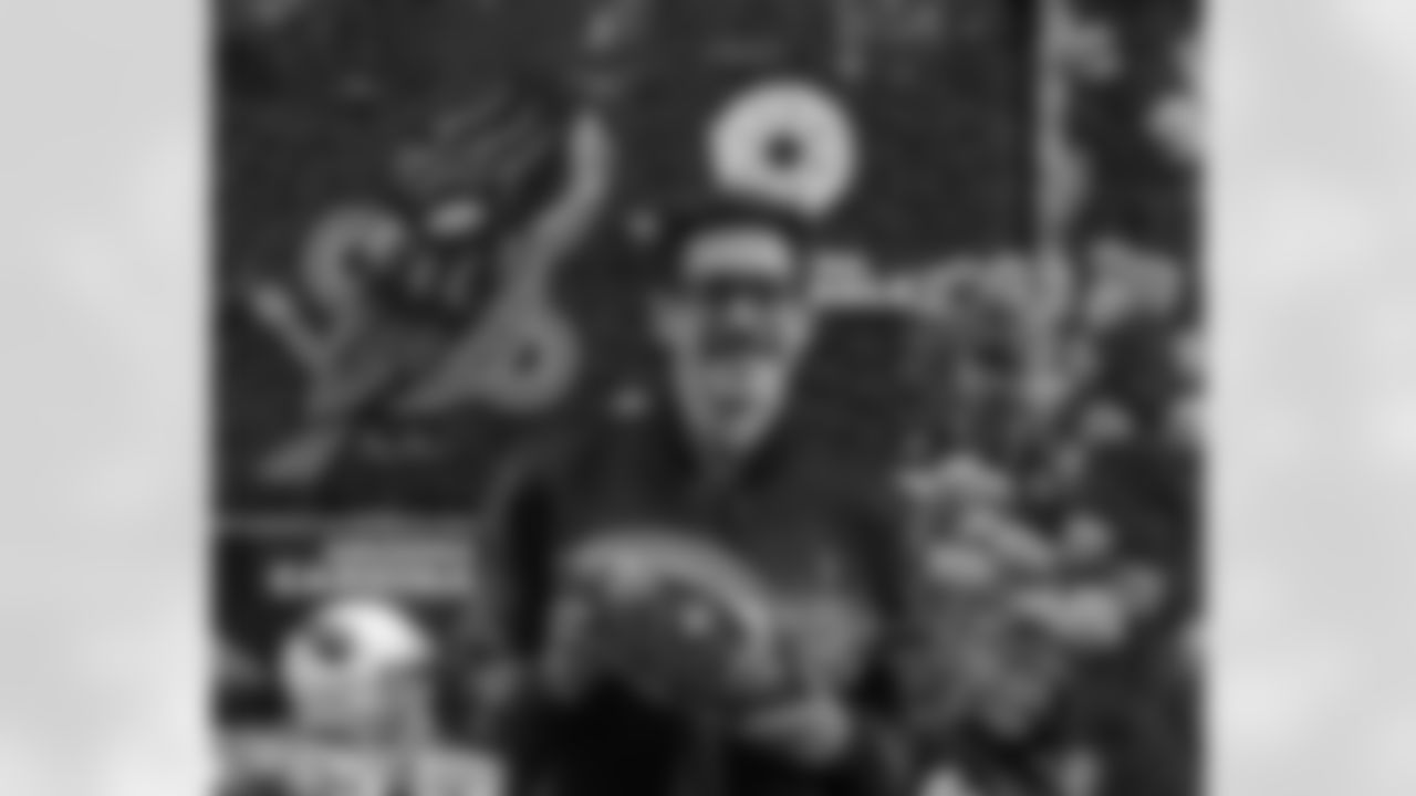 NFL2025_1012_111230-8993_DAR