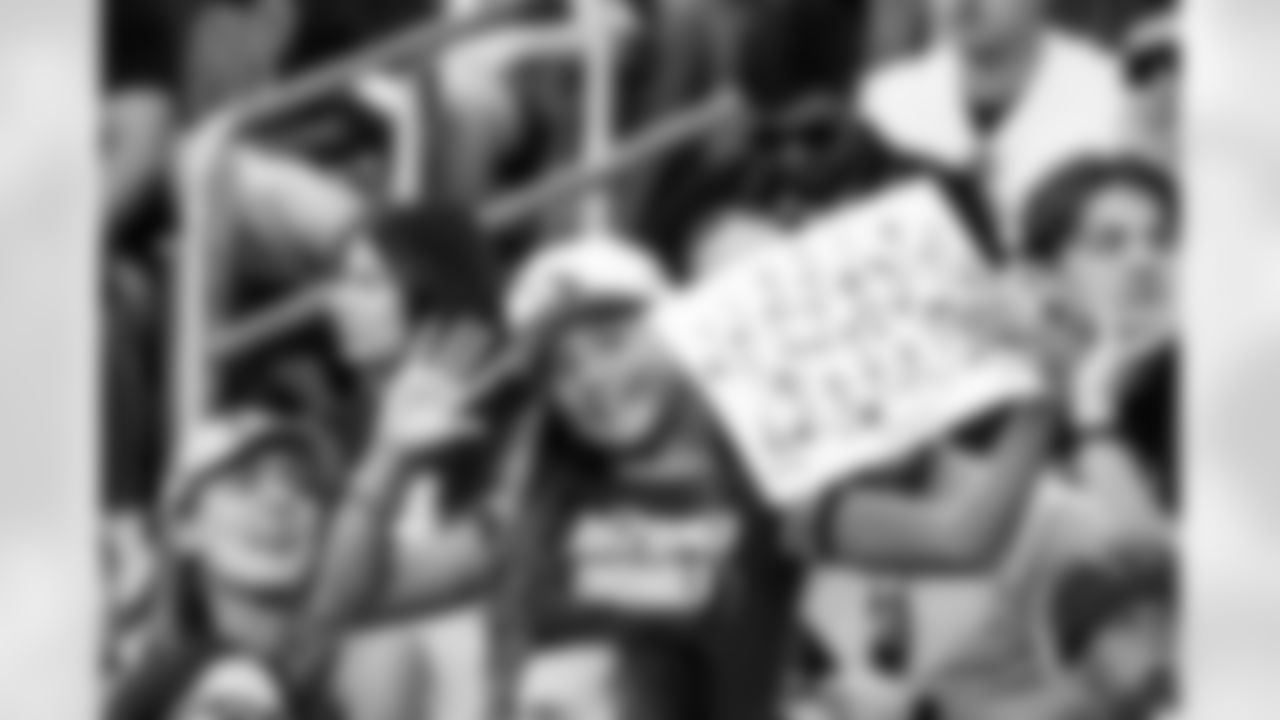 Fans during the Week 5 regular season game between the Arizona Cardinals and the Tennessee Titans on Sunday, Oct. 5, 2025 at State Farm Stadium.