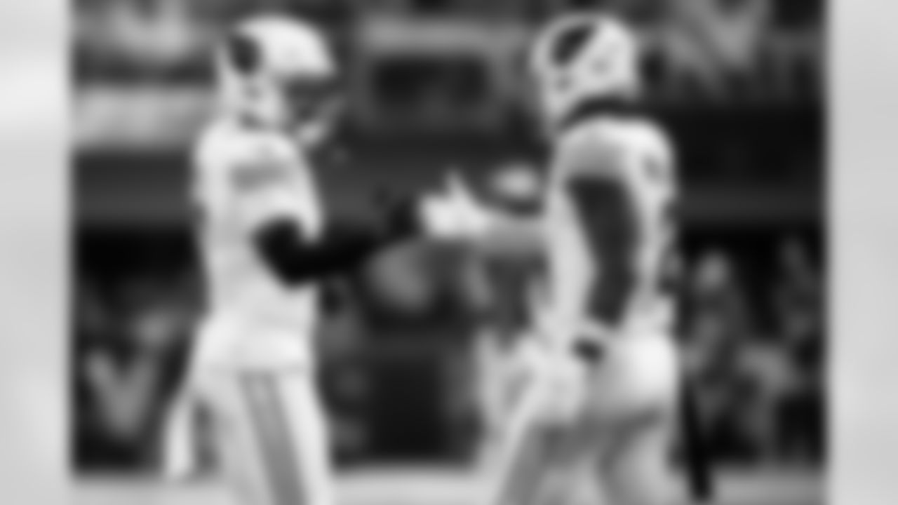 Arizona Cardinals linebacker Kyzir White (7) and Arizona Cardinals linebacker Mack Wilson Sr. (2) during the Week 13 regular season game between the Arizona Cardinals and the Minnesota Vikings on Sunday, Dec 1, 2024 in Minneapolis, MN.