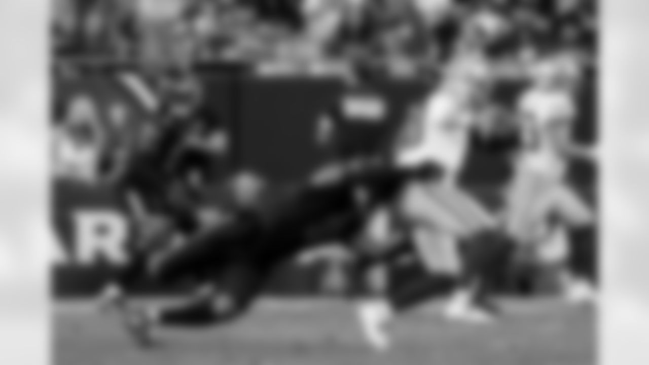 Arizona Cardinals linebacker BJ Ojulari (9) during the Week 11 regular season game between the Arizona Cardinals and the San Francisco 49ers on Sunday, Nov. 16, 2025 at State Farm Stadium.