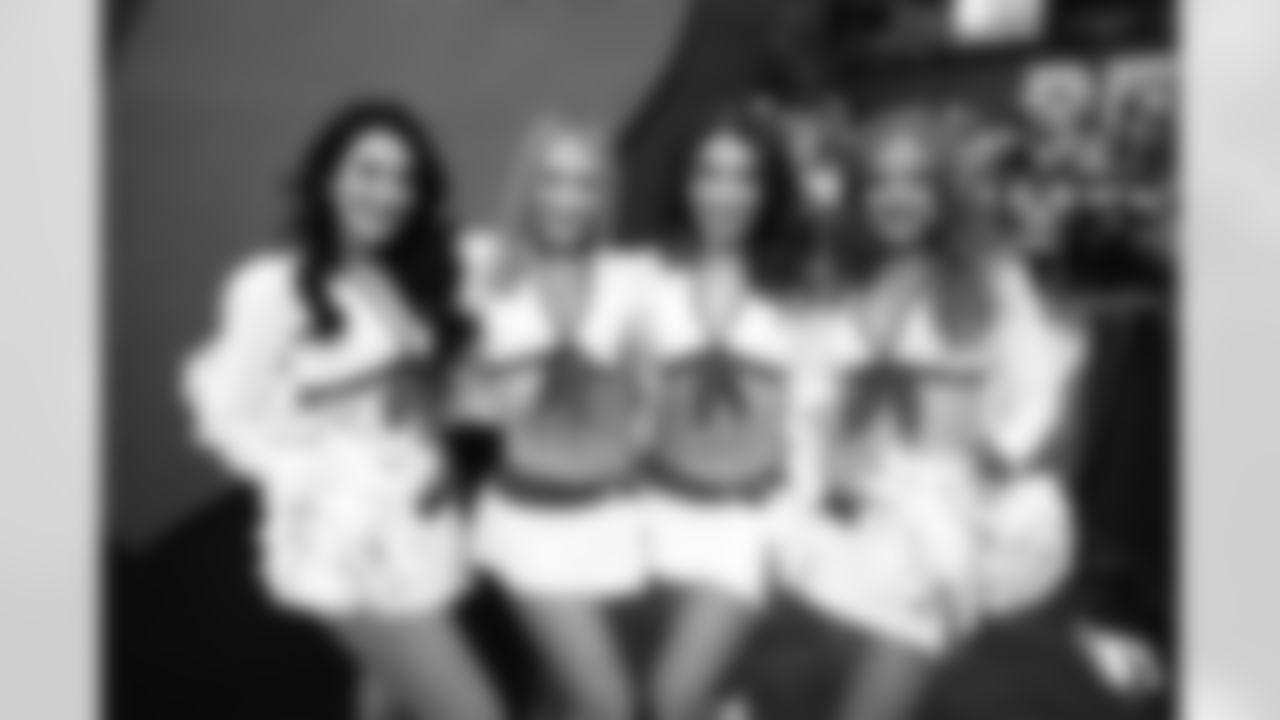 The Arizona Cardinals Cheerleaders during the Week 15 game against the San Francisco 49ers at State Farm Stadium on Dec. 17, 2023.