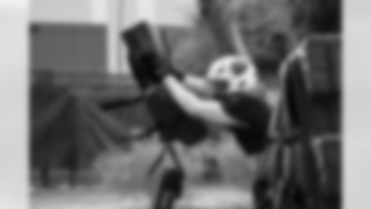 Arizona Cardinals linebacker BJ Ojulari (9) during practice at the Dignity Health Training Facility on Friday, Jan. 2, 2026 in Tempe, AZ.