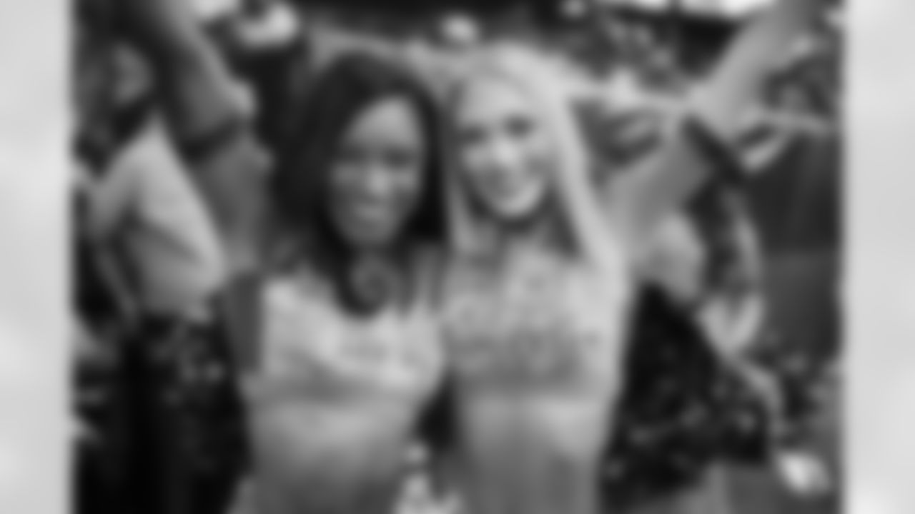 Cheer week 10 vs falcons 00069