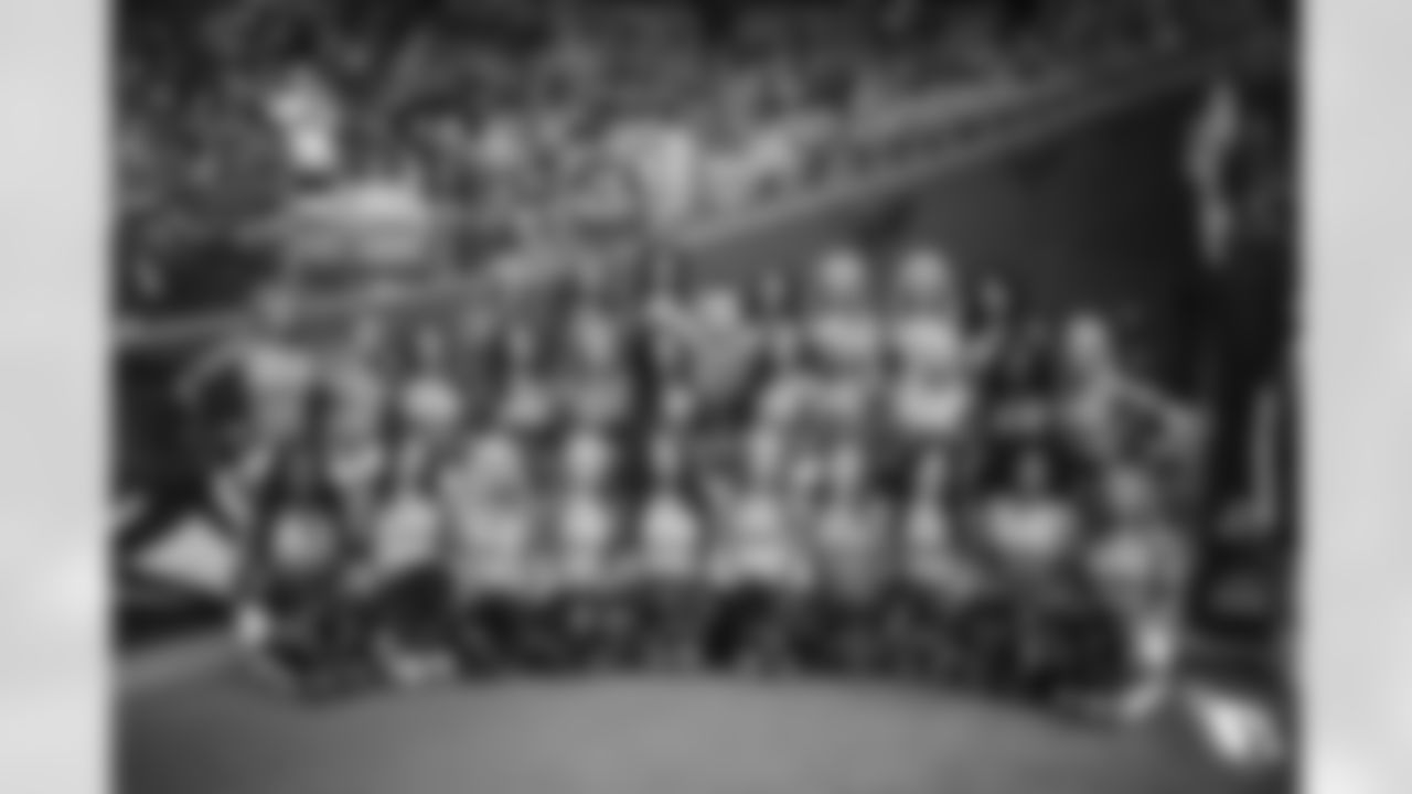 Cheer week 10 vs falcons 00064