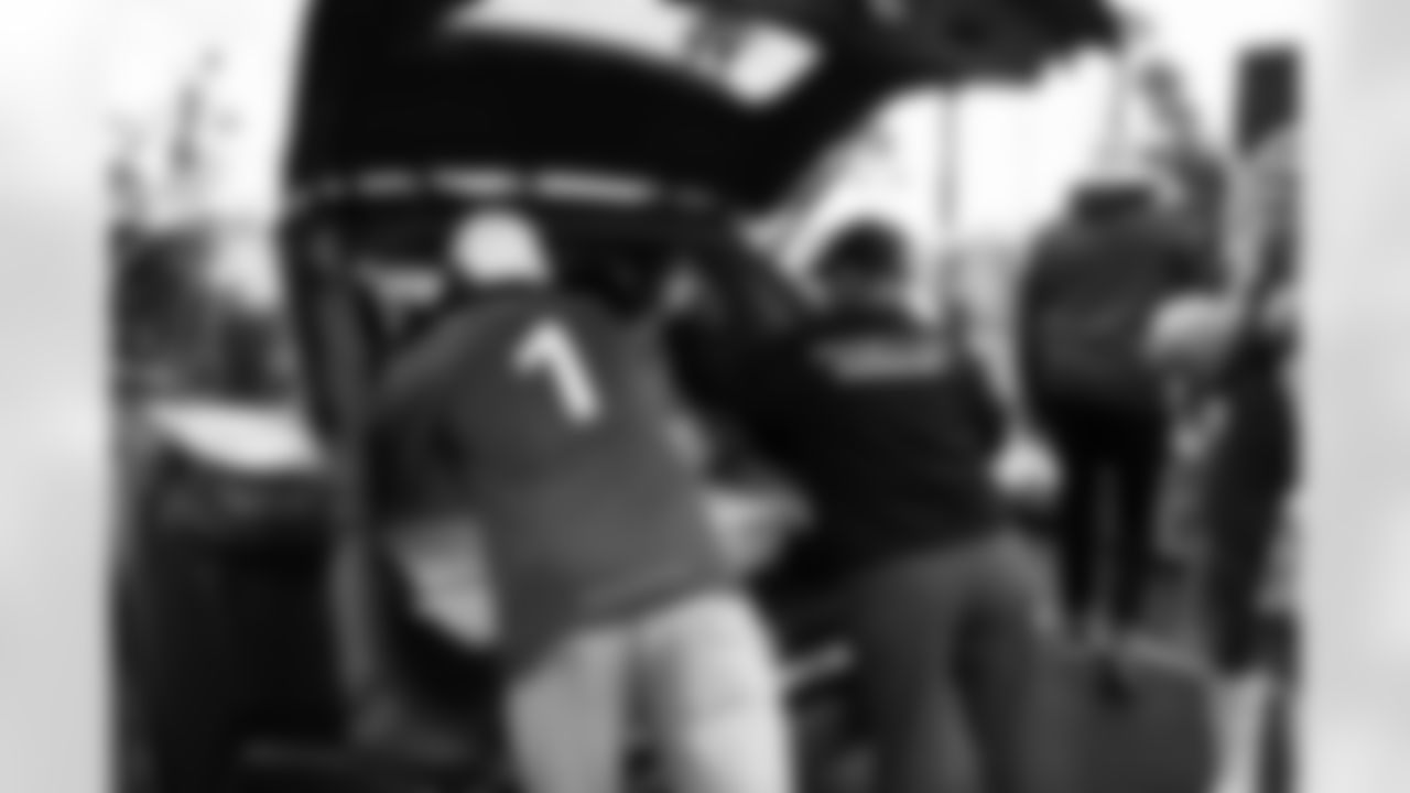 State Farm, Desert Financial Credit Union, and the Arizona Cardinals teamed up with United Food Bank to donate meals to local families in need at Mesa Convention Center on Wednesday, Nov. 19, 2025 in Mesa, AZ.