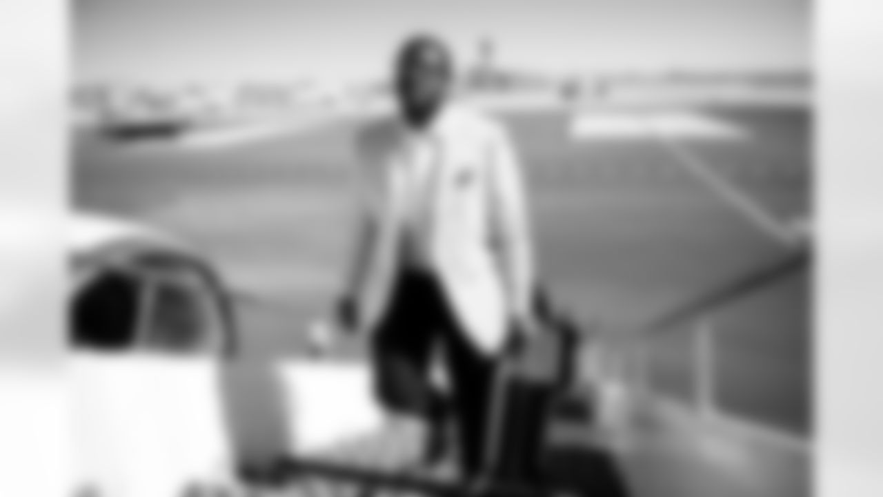 Arizona Cardinals offensive lineman Kelvin Beachum (68) travels to Seattle before the Week 10 regular season game against the Seattle Seahawks on Saturday, Nov. 8, 2025 in Phoenix, AZ.