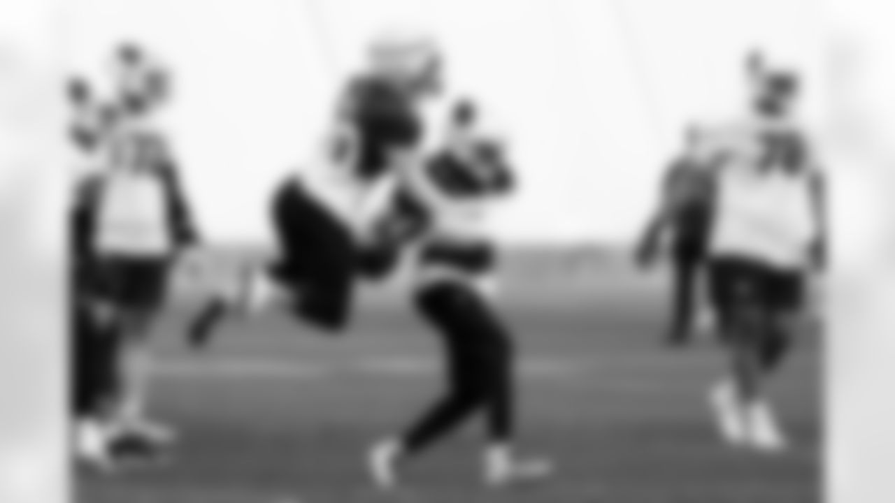 Arizona Cardinals cornerback Elijah Jones (28) and Arizona Cardinals cornerback Darren Hall (30) during practice at the Dignity Health Training Facility on Friday, Jan. 2, 2026 in Tempe, AZ.