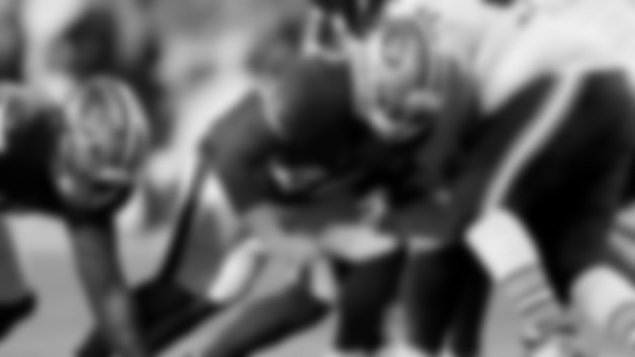 San Francisco 49ers long snapper Jon Weeks (46) blocks during an NFL football game against the Chicago Bears, Sunday, Dec. 28, 2025, in Santa Clara, Calif. (AP Photo/Scot Tucker)