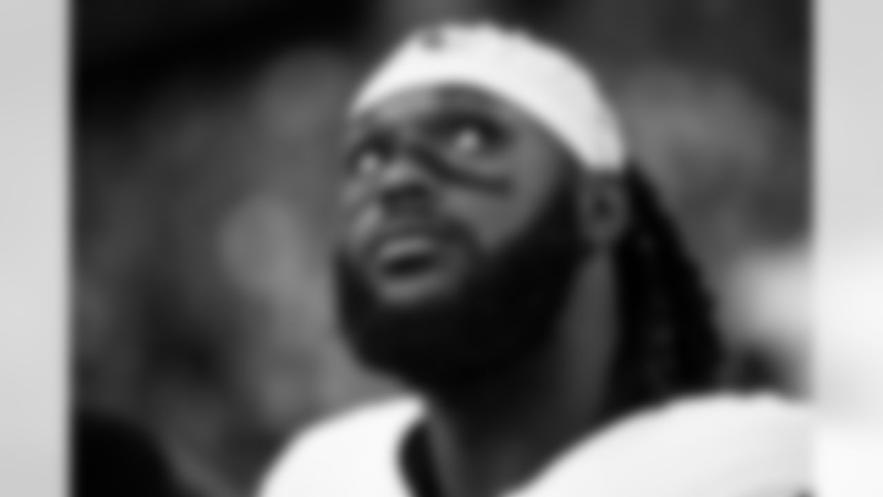 Arizona Cardinals linebacker Baron Browning (53) during the Week 13 regular season game between the Arizona Cardinals and the Minnesota Vikings on Sunday, Dec 1, 2024 in Minneapolis, MN.