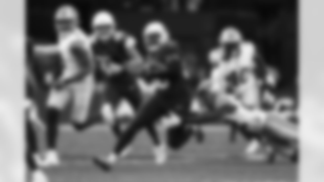 Arizona Cardinals running back DeeJay Dallas (20) during the Week 18 regular season game between the Arizona Cardinals and the San Francisco 49ers on Sunday, Jan 5, 2025 at State Farm Stadium.