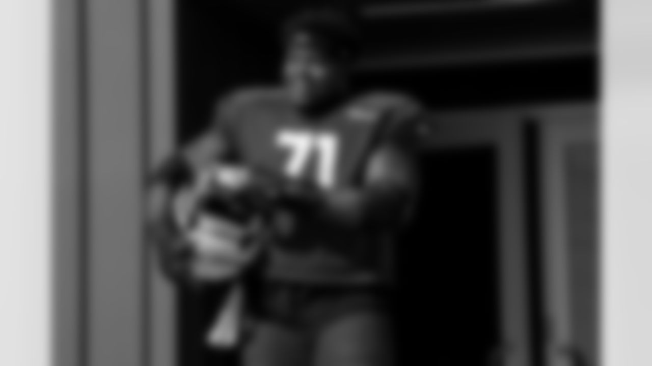 Arizona Cardinals offensive lineman Jon Gaines II (71) during practice at the Dignity Health Training Facility on Thursday, Oct. 16, 2025 in Tempe, AZ.