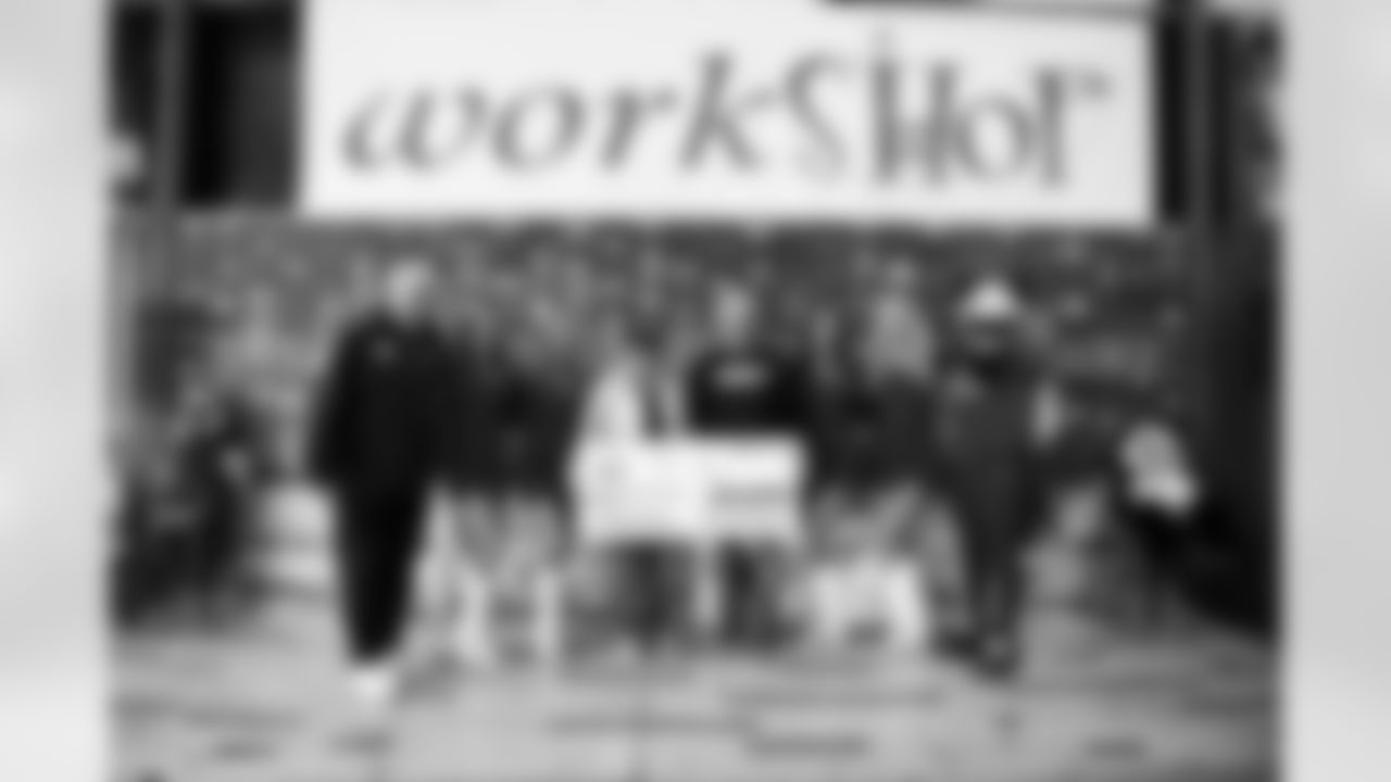 The Arizona Cardinals visit Sleep in Heavenly Peace with 2025 Changemaker Dawn Wallace and the Flinn Foundation on Thursday, Jan. 29, 2026 in Phoenix, AZ.