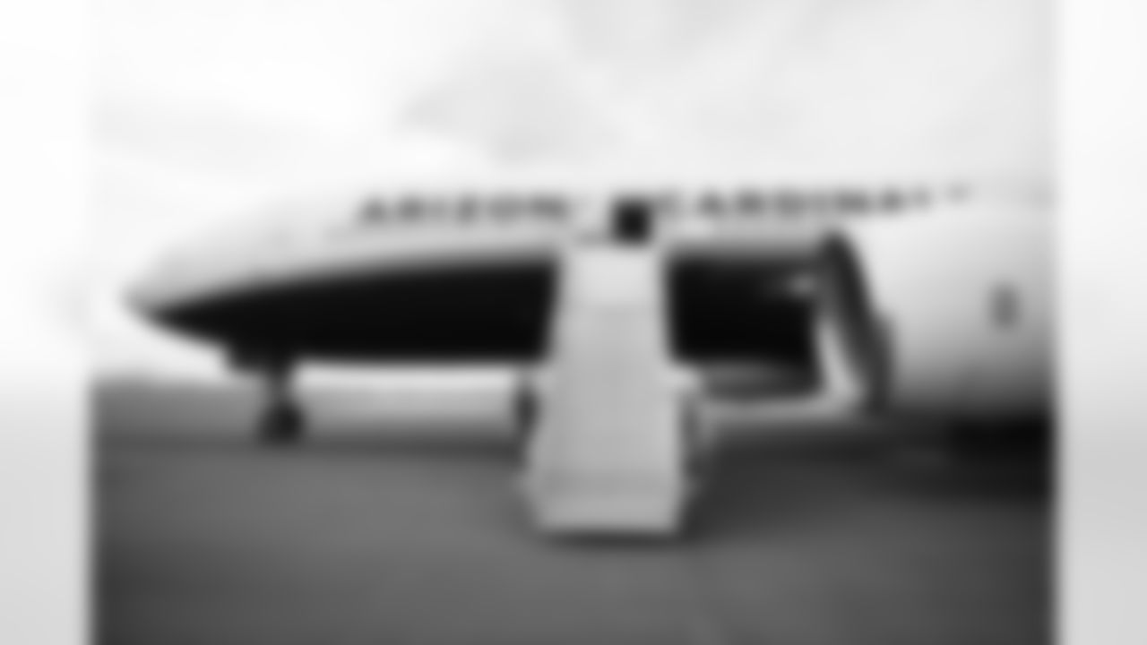 The Arizona Cardinals airplane travels to Inglewood before the Week 18 regular season game against the Los Angeles Rams on Saturday, Jan. 3, 2026 in Phoenix, AZ.