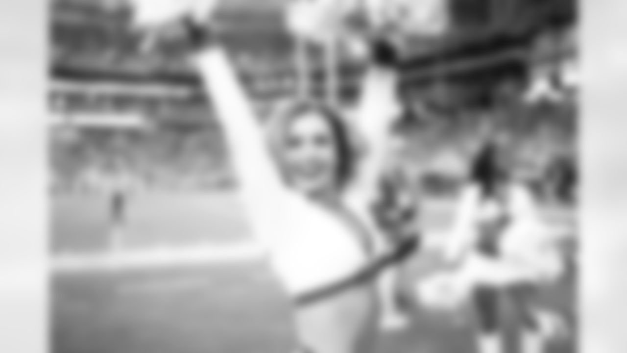 The Arizona Cardinals Cheerleaders during the Week 15 game against the San Francisco 49ers at State Farm Stadium on Dec. 17, 2023.