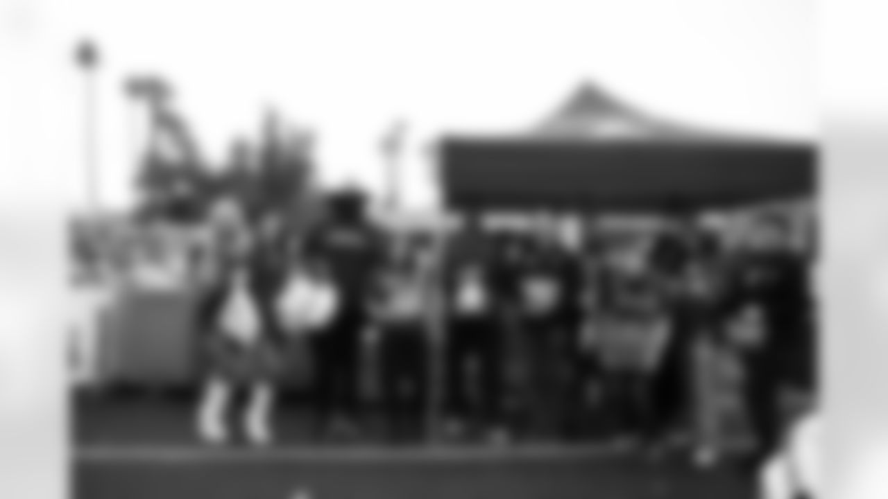 State Farm, Desert Financial Credit Union, and the Arizona Cardinals teamed up with United Food Bank to donate meals to local families in need at Mesa Convention Center on Wednesday, Nov. 19, 2025 in Mesa, AZ.