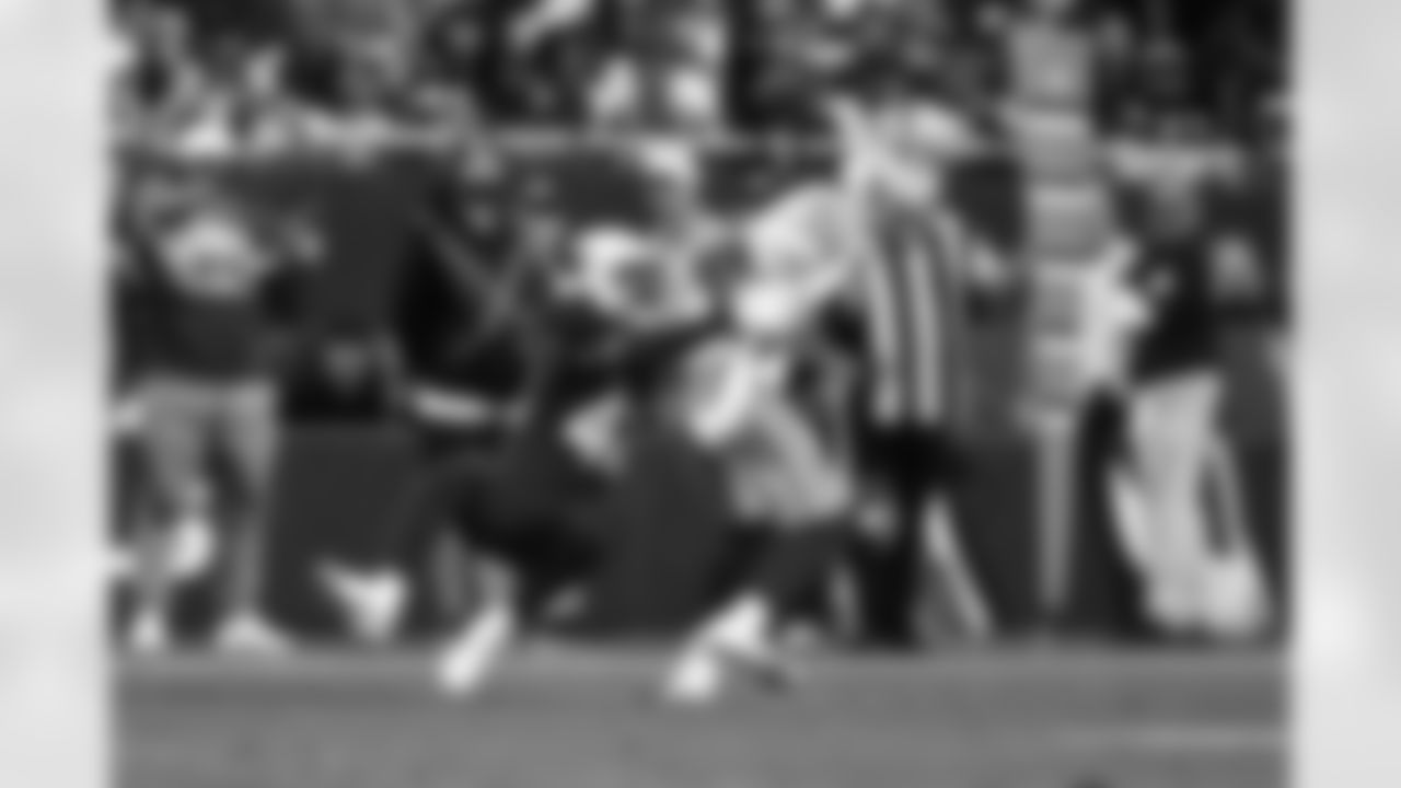 Arizona Cardinals safety Dadrion "Rabbit" Taylor-Demerson (42) during the Week 18 regular season game between the Arizona Cardinals and the San Francisco 49ers on Sunday, Jan 5, 2025 at State Farm Stadium.