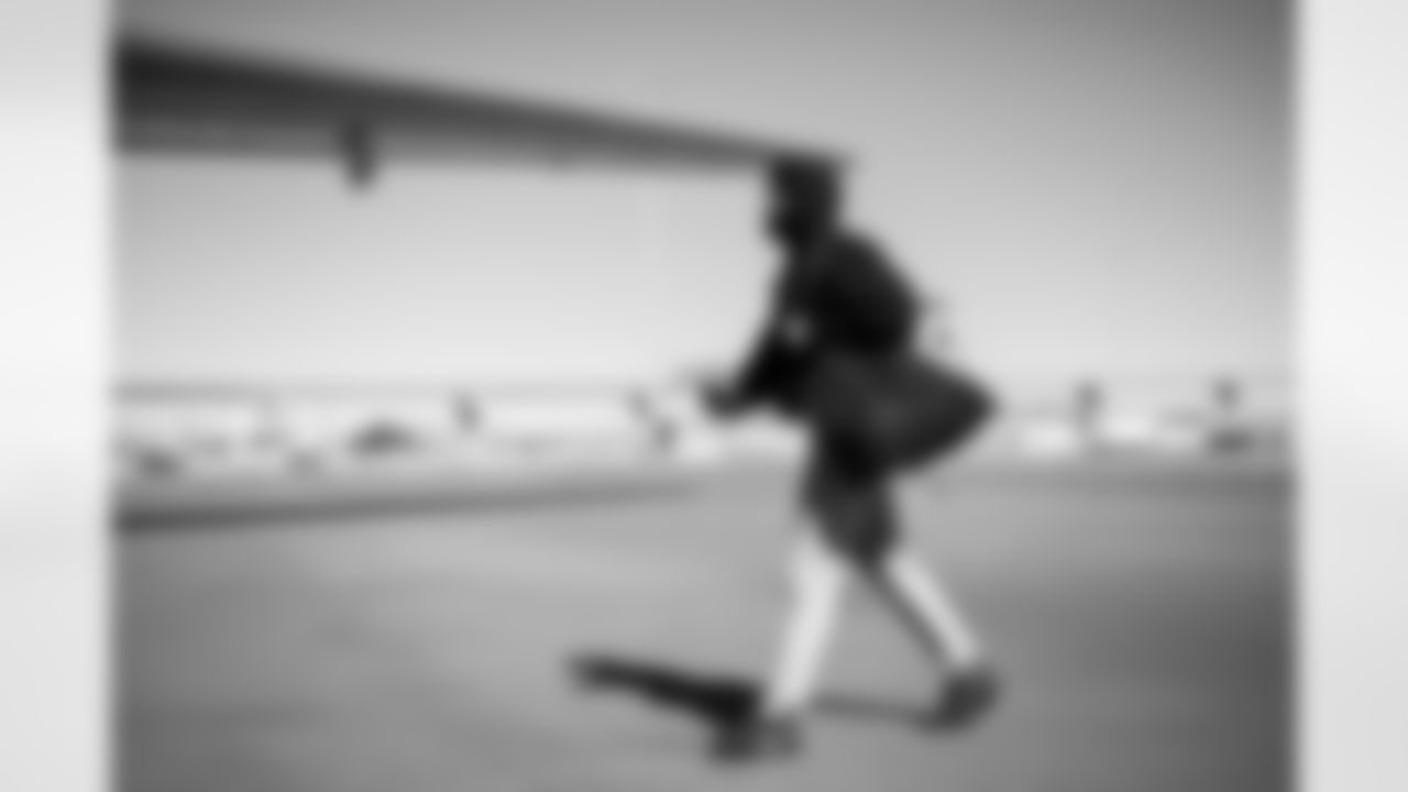 Arizona Cardinals running back Bam Knight (20) travels to Seattle before the Week 10 regular season game against the Seattle Seahawks on Saturday, Nov. 8, 2025 in Phoenix, AZ.