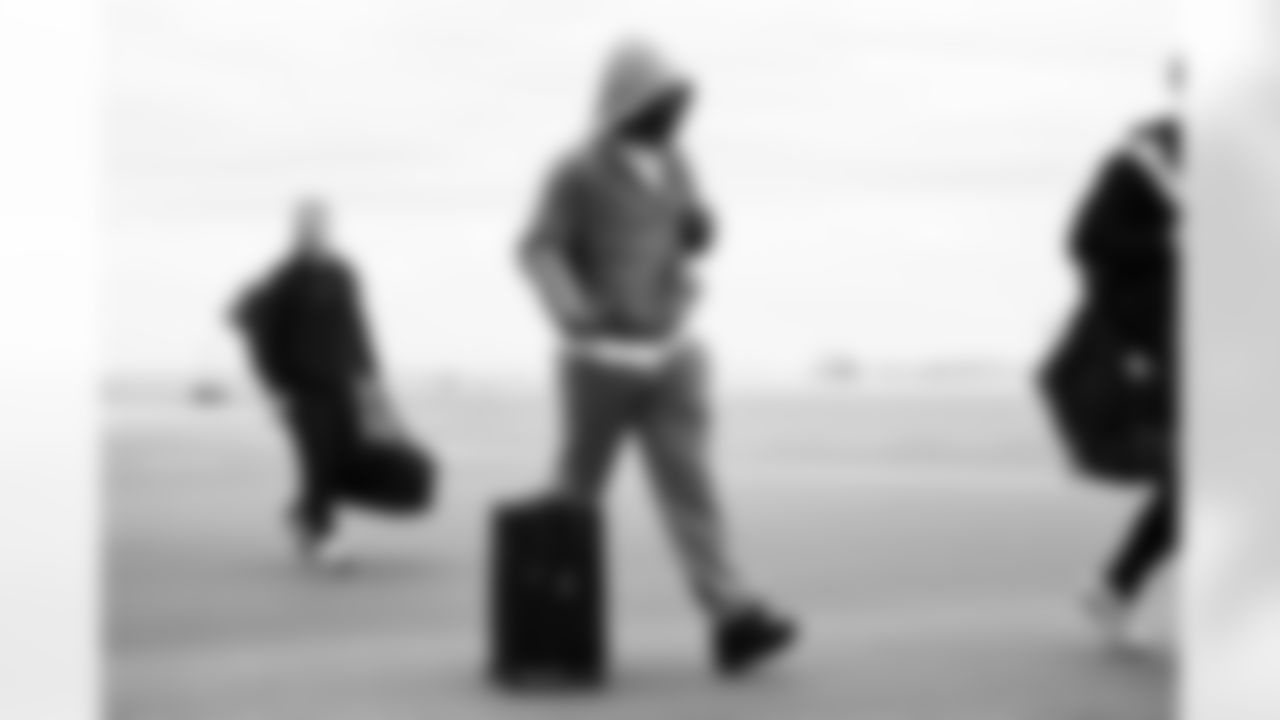 Arizona Cardinals linebacker Akeem Davis-Gaither (27) travels to Cincinnati before the Week 17 regular season game against the Cincinnati Bengals on Saturday, Dec. 27, 2025 in Phoenix, AZ.