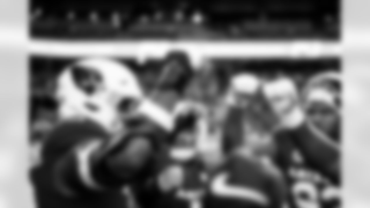 Arizona Cardinals offensive lineman Paris Johnson Jr. (70) during the Week 12 regular season game between the Arizona Cardinals and the Jacksonville Jaguars on Sunday, Nov. 23, 2025 at State Farm Stadium.