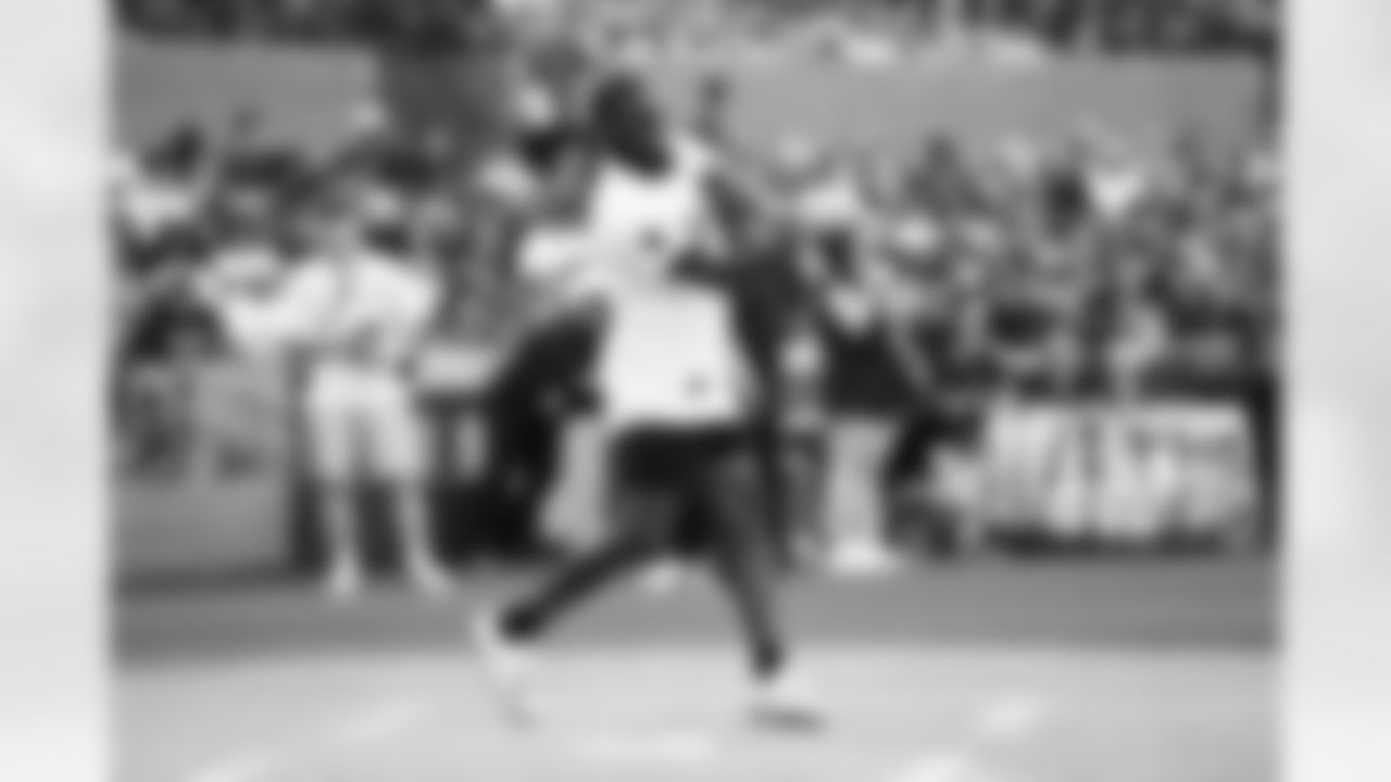 Arizona Cardinals quarterback Kyler Murray (1) hosts his inaugural Kyler Murray Foundation Charity Celebrity Softball Game at Salt River Fields at Talking Stick on Saturday, May 17, 2025 in Scottsdale, AZ.