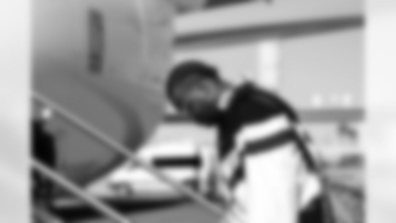 Arizona Cardinals offensive lineman Paris Johnson Jr. (70) travels before the Week 9 regular season game between the Arizona Cardinals and the Dallas Cowboys on Sunday, Nov. 2, 2025 in Arlington, TX.