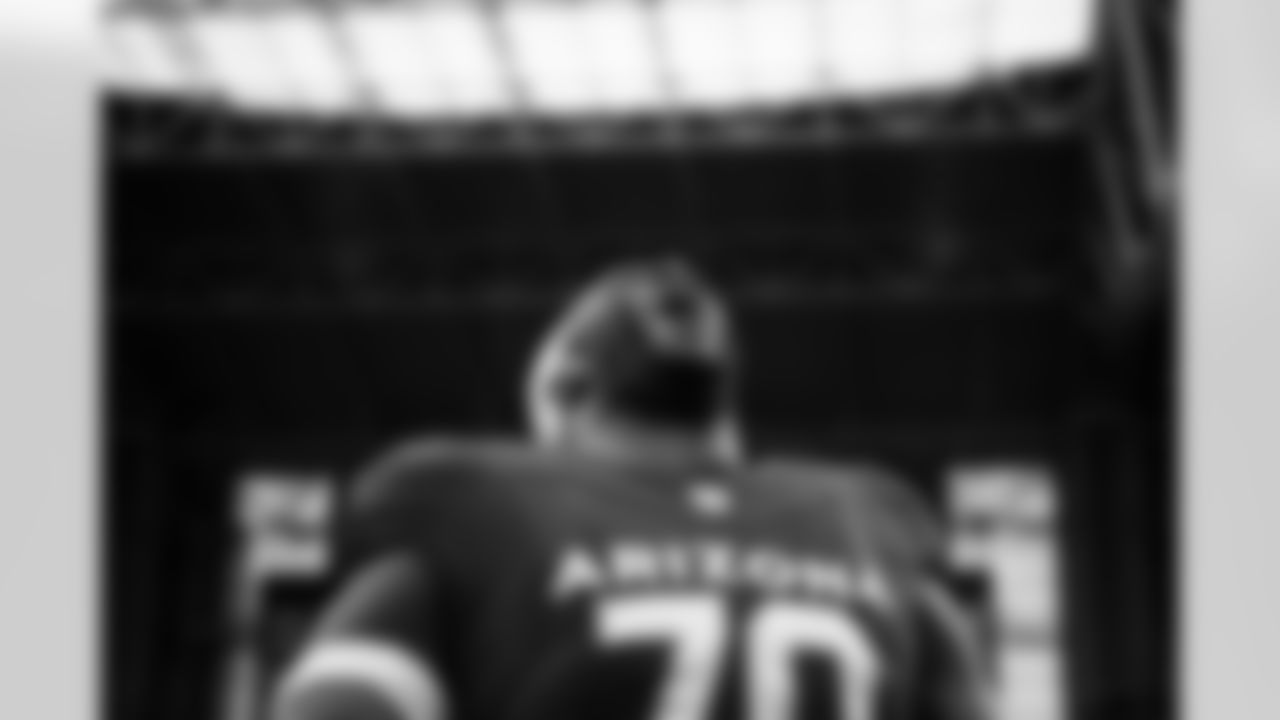 Arizona Cardinals offensive lineman Paris Johnson Jr. (70) during the Week 1 preseason game between the Arizona Cardinals and the Kansas City Chiefs on Saturday, Aug. 9, 2025 at State Farm Stadium.
