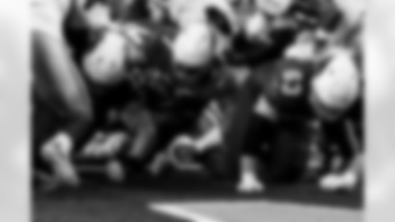 Arizona Cardinals quarterback Jacoby Brissett (7) during the Week 9 regular season game between the Arizona Cardinals and the Dallas Cowboys on Monday, Nov. 3, 2025 in Arlington, TX.