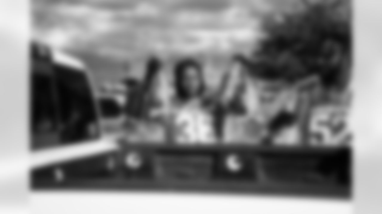 Arizona Cardinals offensive lineman Kelvin Beachum (68) and Arizona Cardinals offensive lineman Paris Johnson Jr. (70) host a food distribution for families at the Eisenhower Center for Innovation in collaboration with United Food Bank on Tuesday, Nov. 18, 2025 in Mesa, AZ.