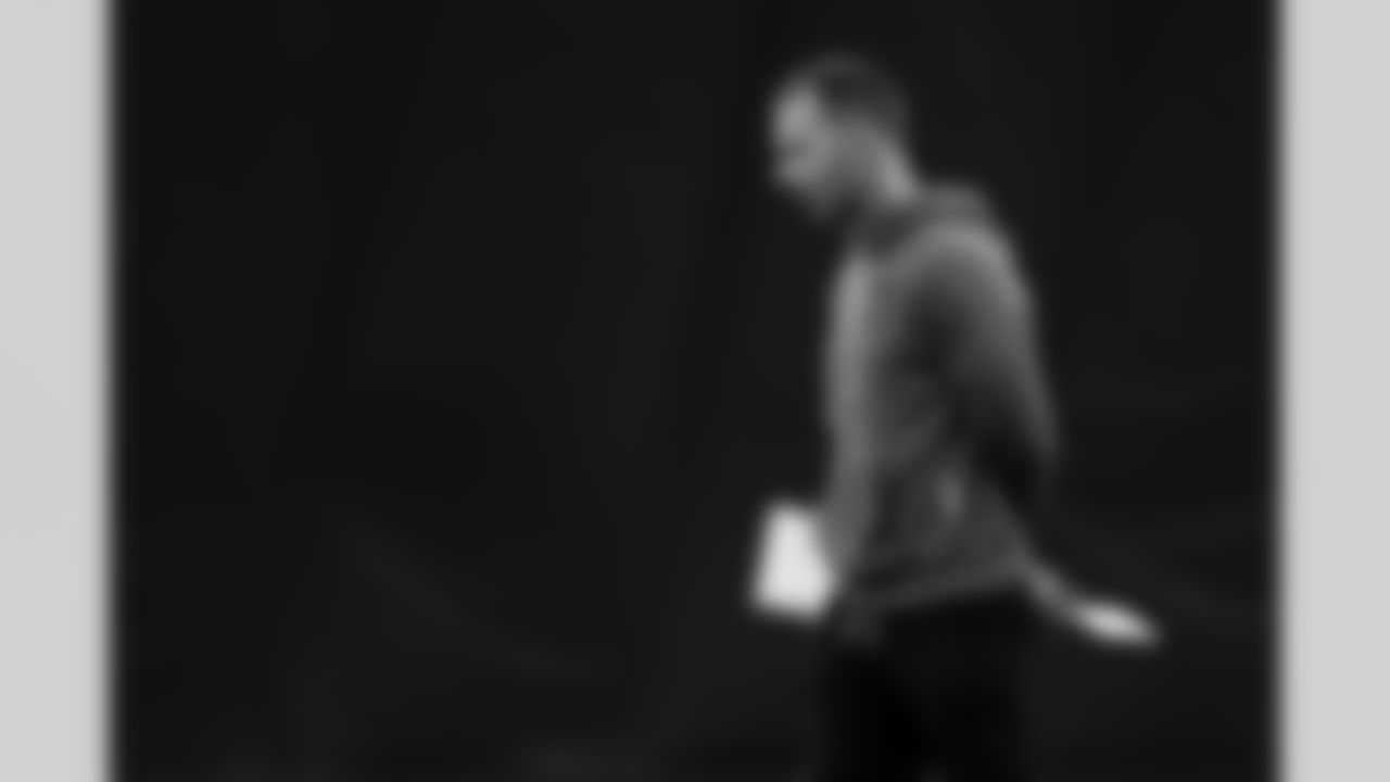 Arizona Cardinals Head Coach Jonathan Gannon during practice at the Dignity Health Training Facility on Wednesday, Nov. 19, 2025 in Tempe, AZ.