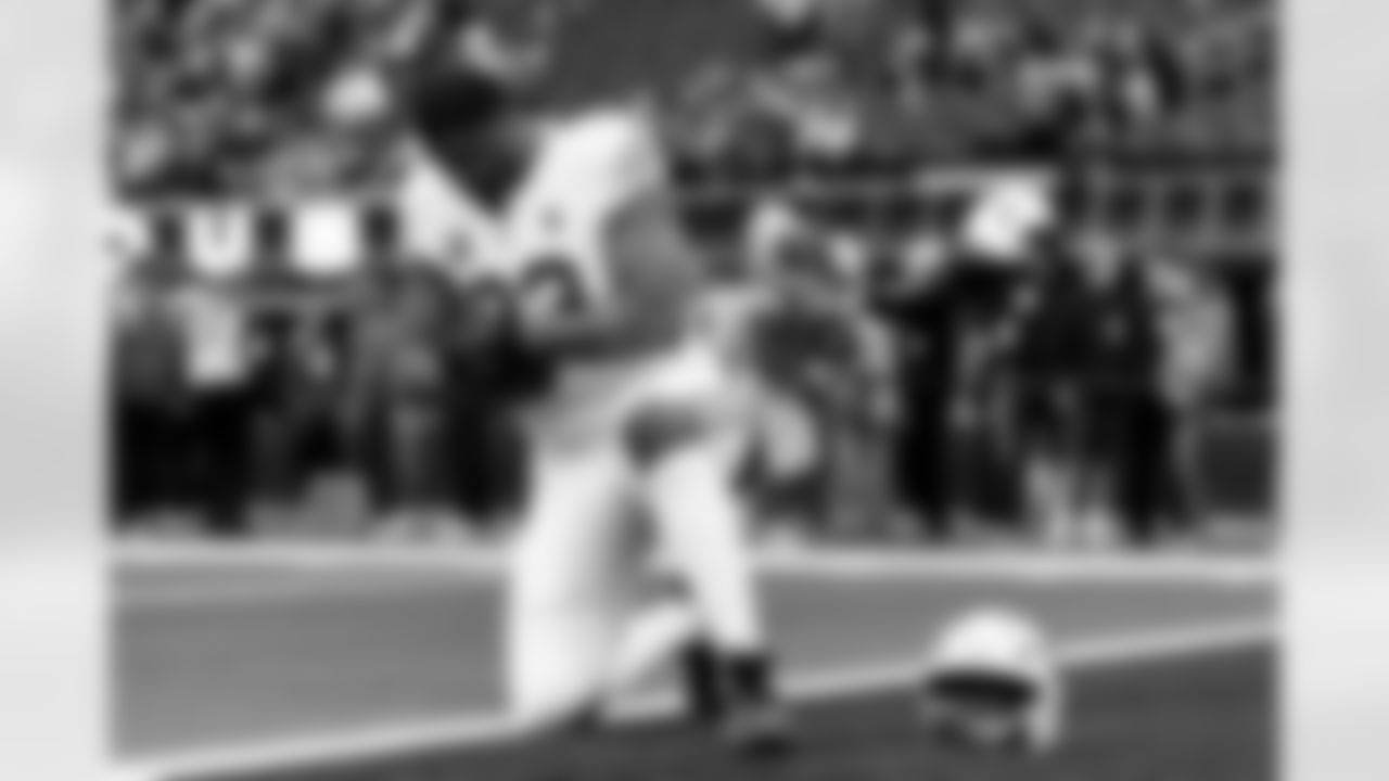 Arizona Cardinals defensive lineman Calais Campbell (93) during the Week 18 regular season game between the Arizona Cardinals and the Los Angeles Rams on Sunday, Jan. 4, 2026 in Los Angeles, CA.