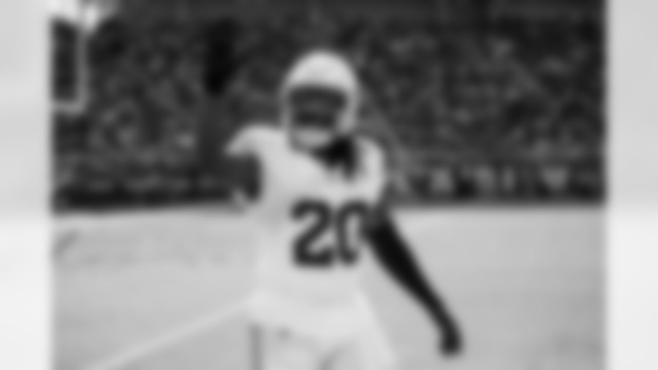 Arizona Cardinals running back DeeJay Dallas (20) during the Week 5 regular season game between the Arizona Cardinals and the San Francisco 49ers on Sunday, Oct 6, 2024 in Santa Clara, CA.